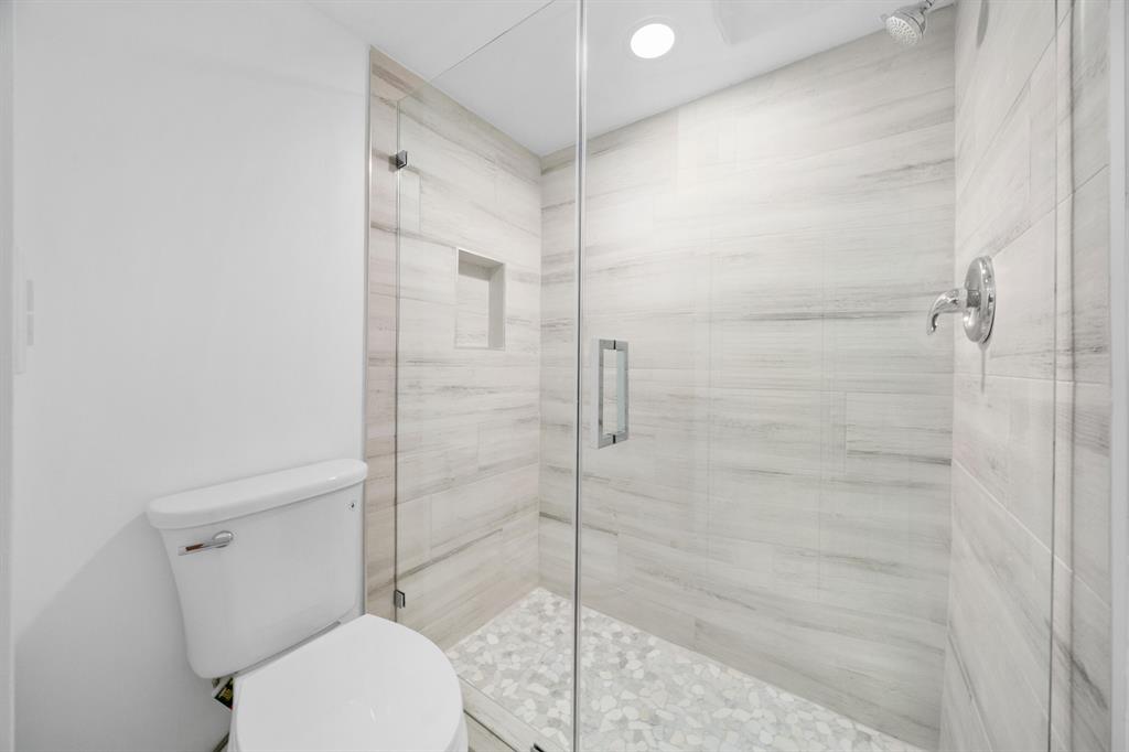 859 Jeffery Street Unit: 310
