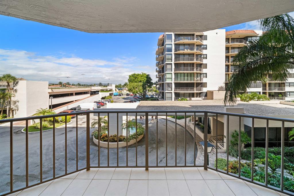 859 Jeffery Street Unit: 310