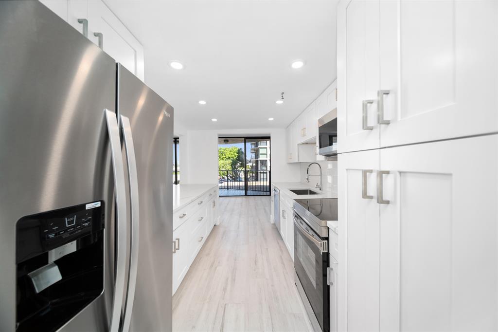 859 Jeffery Street Unit: 310