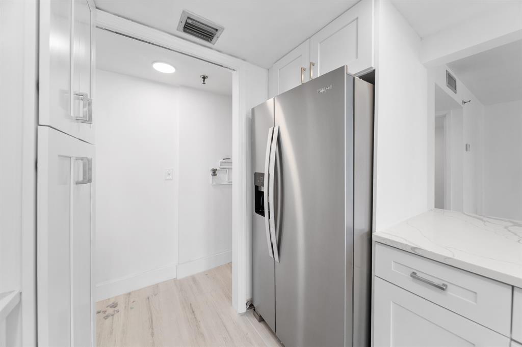 859 Jeffery Street Unit: 310