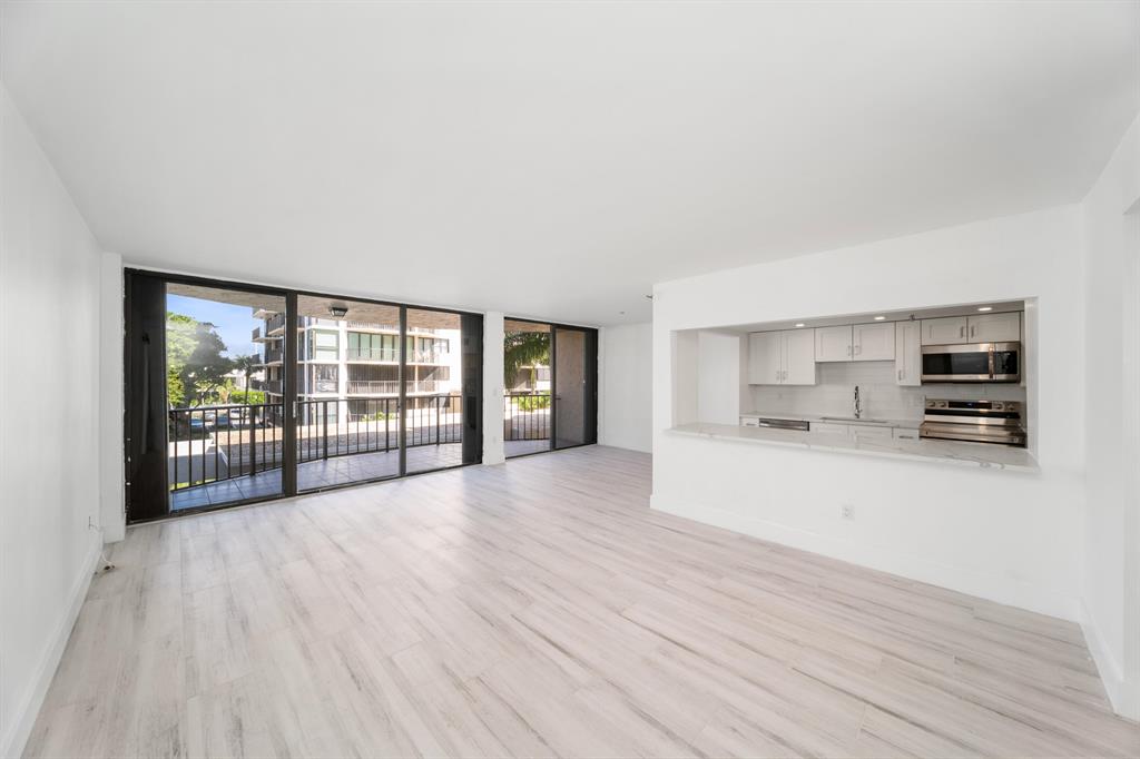 859 Jeffery Street Unit: 310