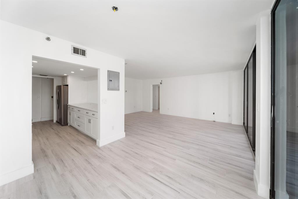 859 Jeffery Street Unit: 310