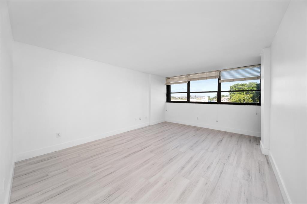 859 Jeffery Street Unit: 310