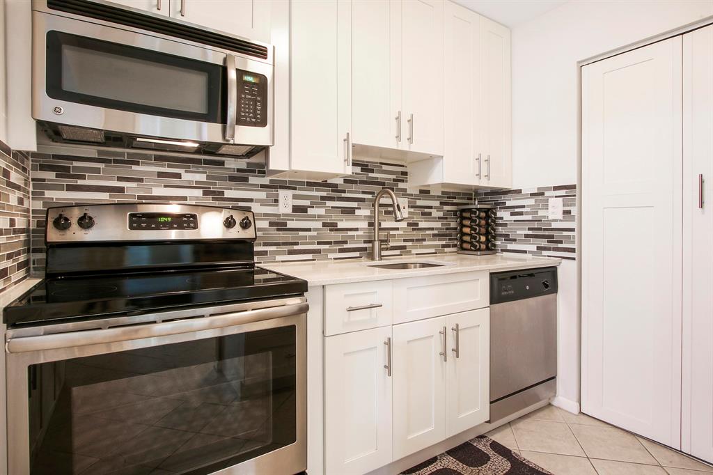15465 Lakes Of Delray Boulevard Unit: 204