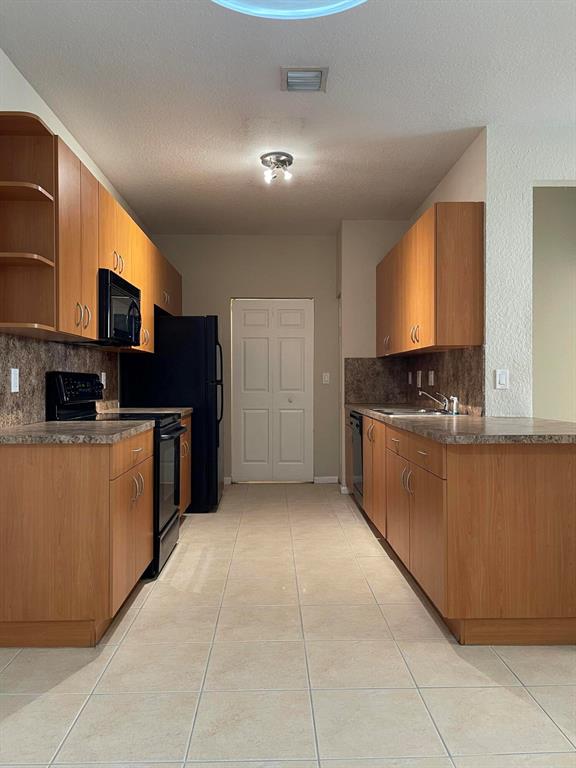 3553 Forest Hill Blvd Unit: 45
