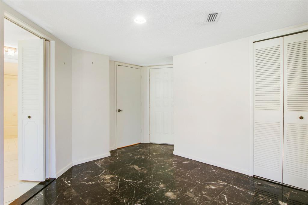 700 Uno Lago Drive 401