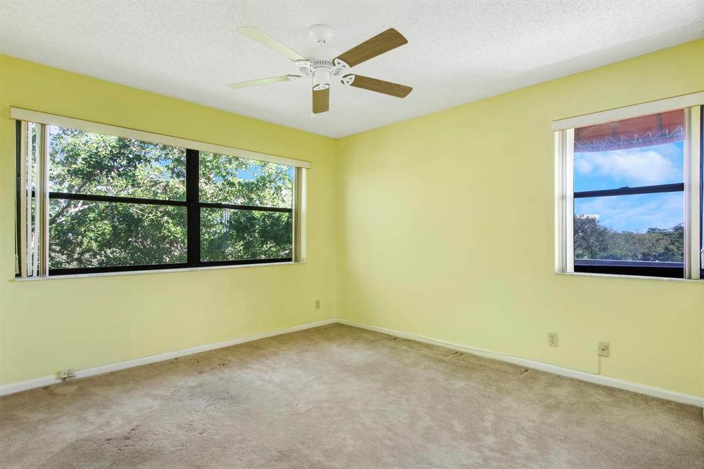 700 Uno Lago Drive 401