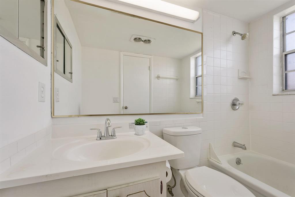 121 Canterbury Unit: E