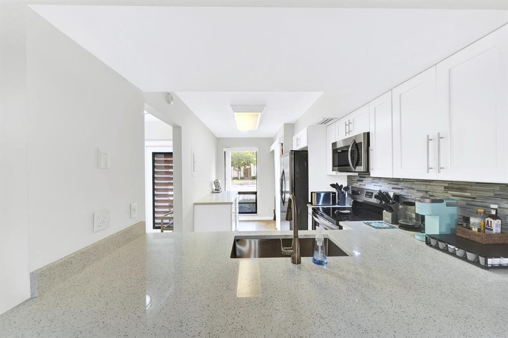 403 Brackenwood Lane S Unit: 403