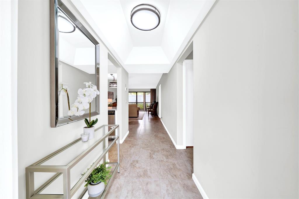 403 Brackenwood Lane S Unit: 403