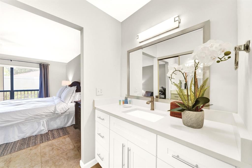 403 Brackenwood Lane S Unit: 403