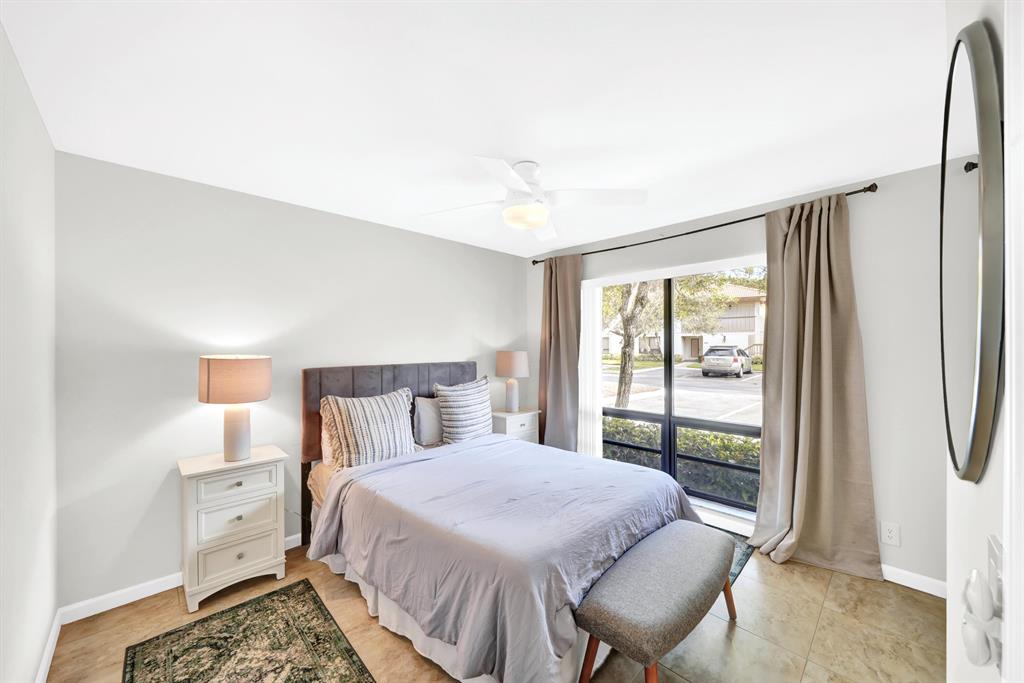 403 Brackenwood Lane S Unit: 403