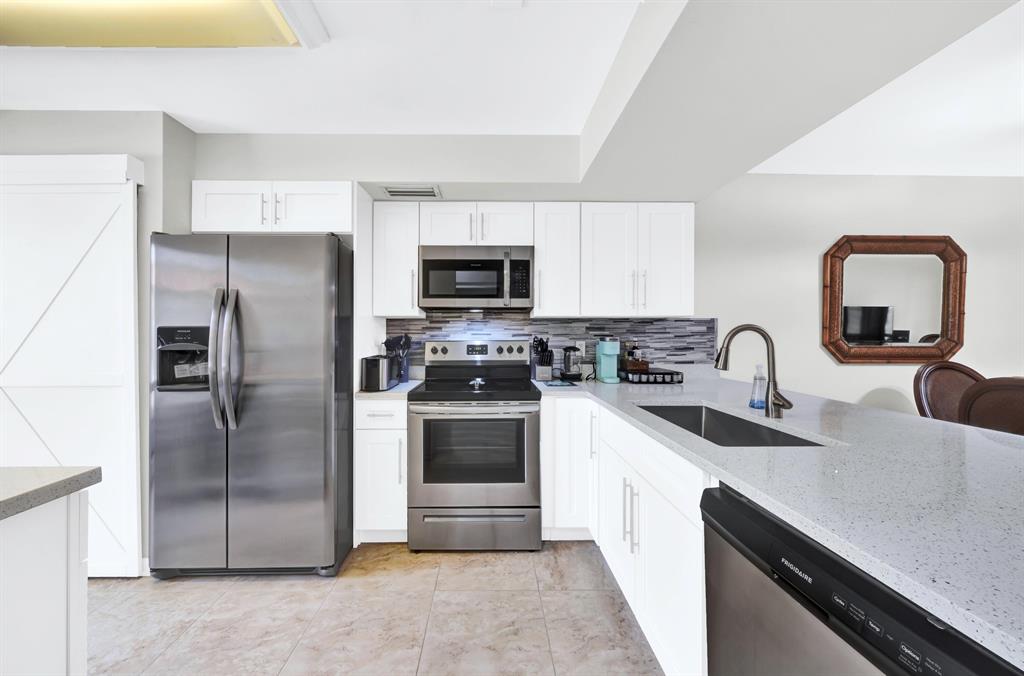 403 Brackenwood Lane S Unit: 403