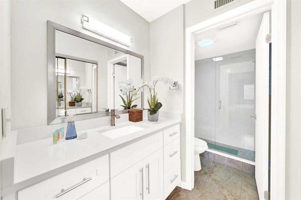 403 Brackenwood Lane S Unit: 403