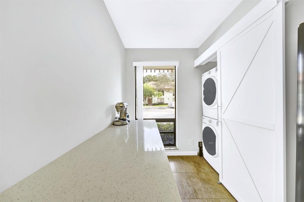 403 Brackenwood Lane S Unit: 403