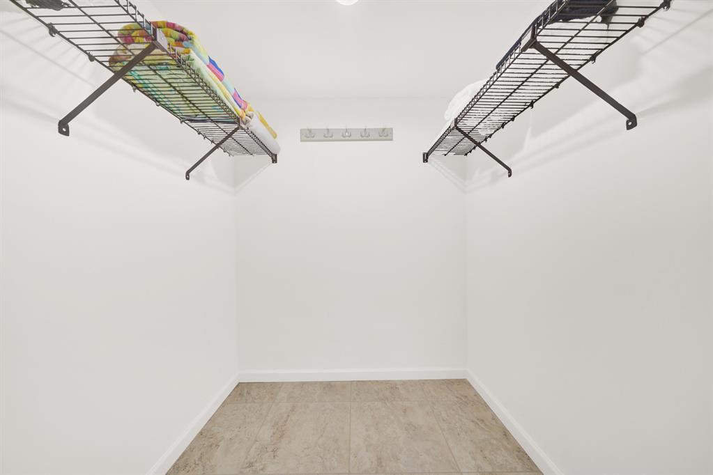 403 Brackenwood Lane S Unit: 403