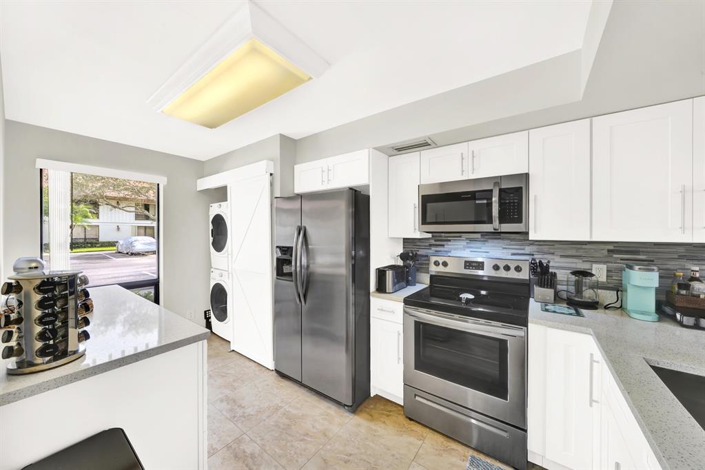 403 Brackenwood Lane S Unit: 403