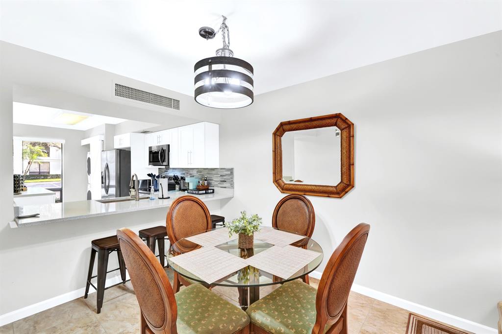 403 Brackenwood Lane S Unit: 403