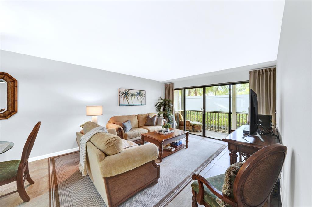403 Brackenwood Lane S Unit: 403