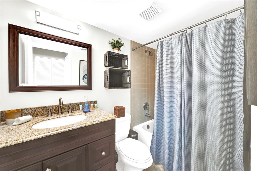 403 Brackenwood Lane S Unit: 403