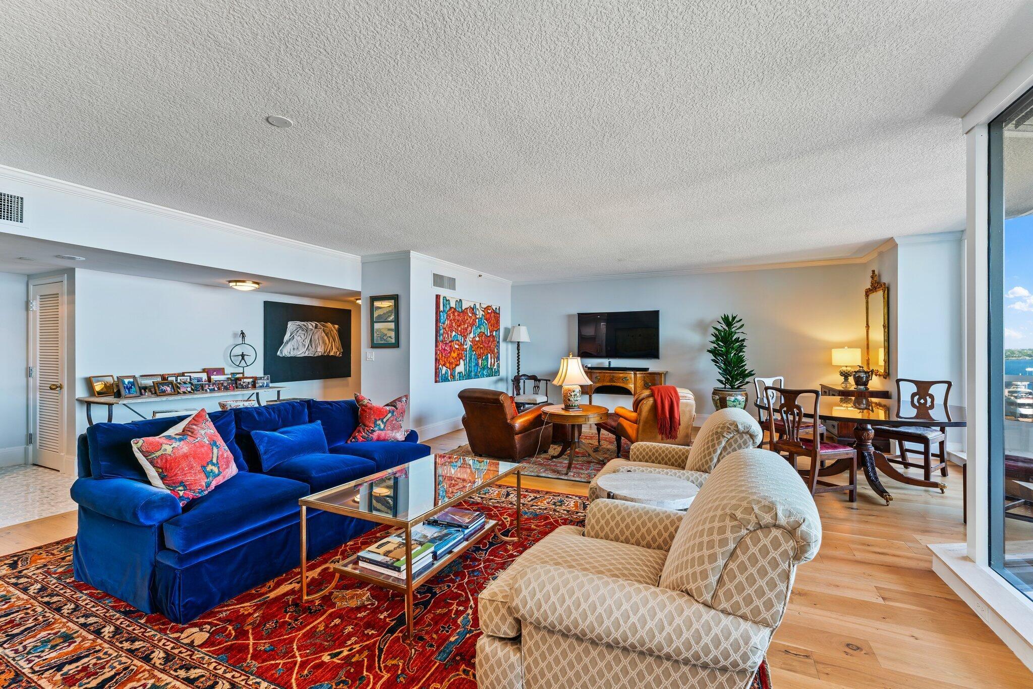 100 Lakeshore Drive 554