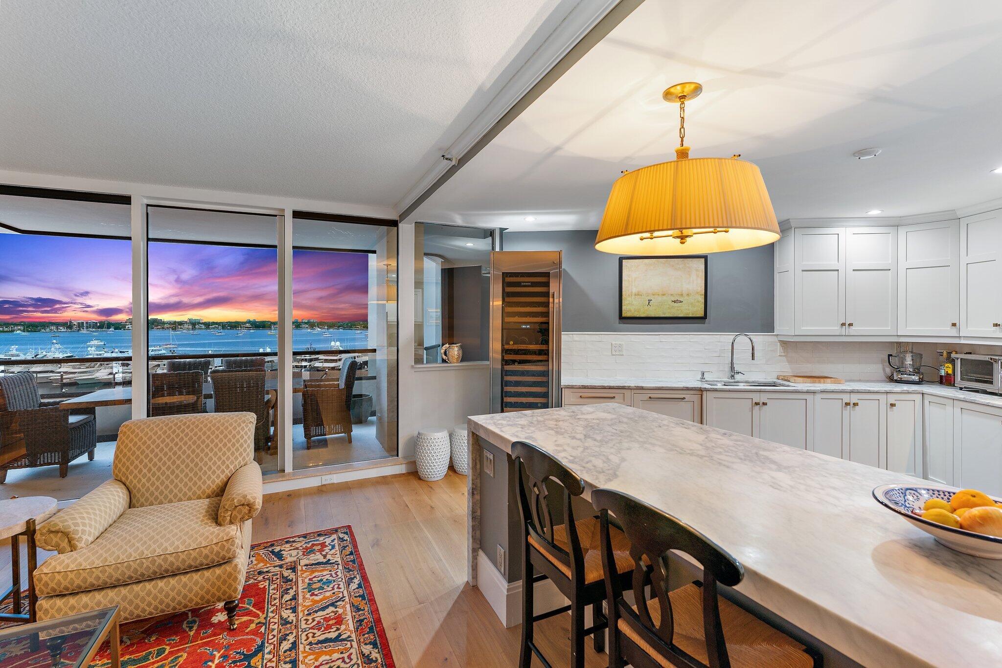 100 Lakeshore Drive 554