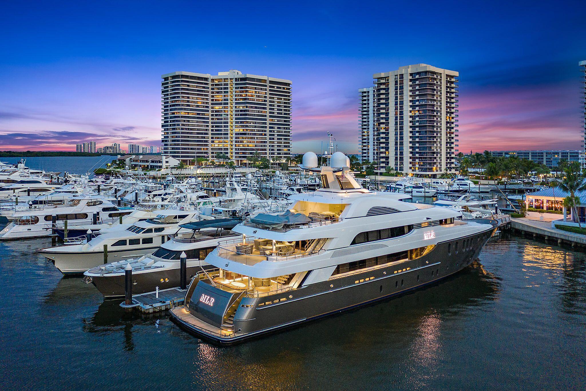 100 Lakeshore Drive 554