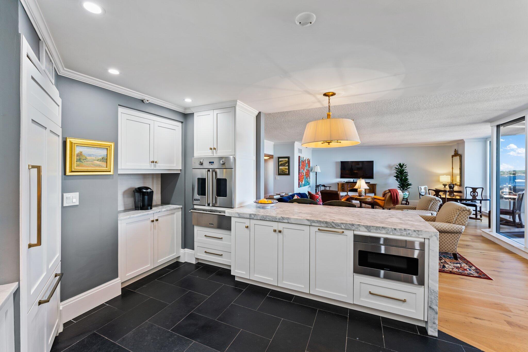 100 Lakeshore Drive 554