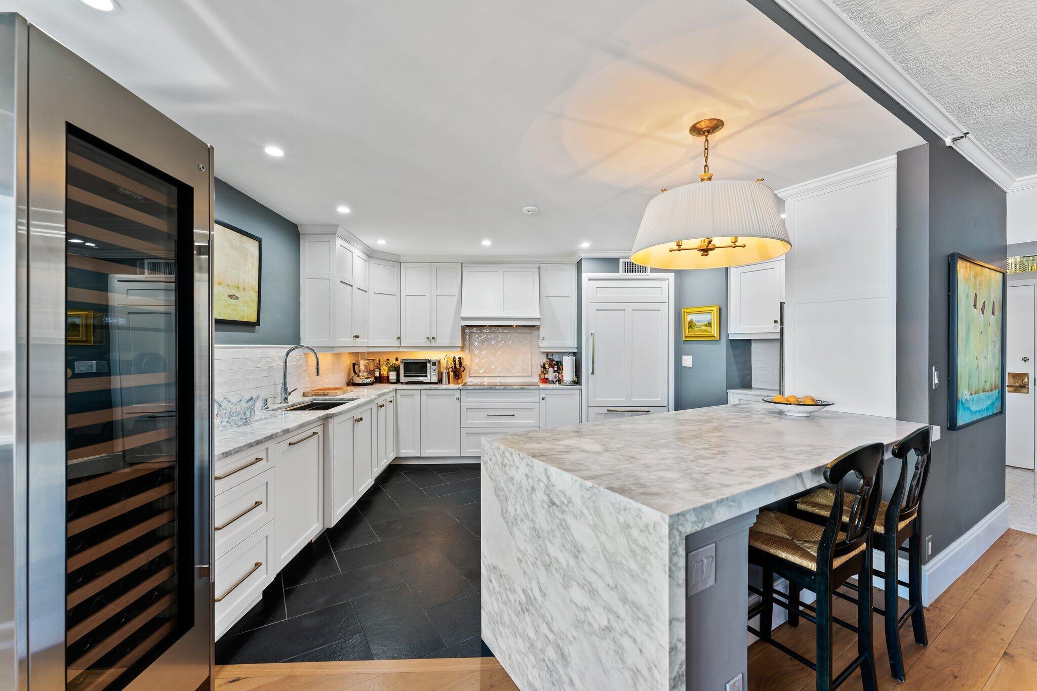 100 Lakeshore Drive 554