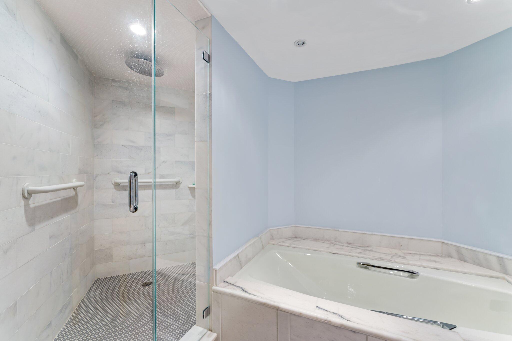 100 Lakeshore Drive 554