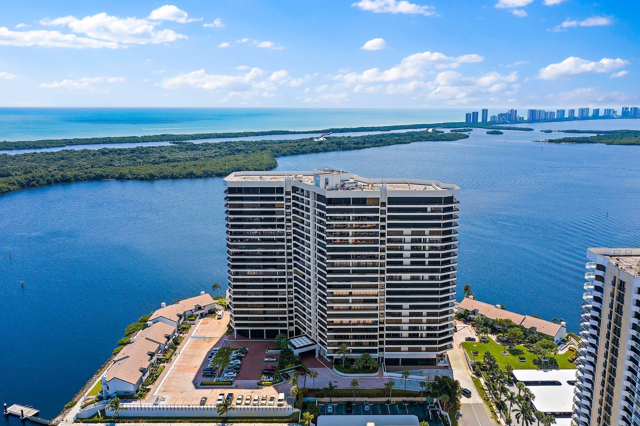 100 Lakeshore Drive 554