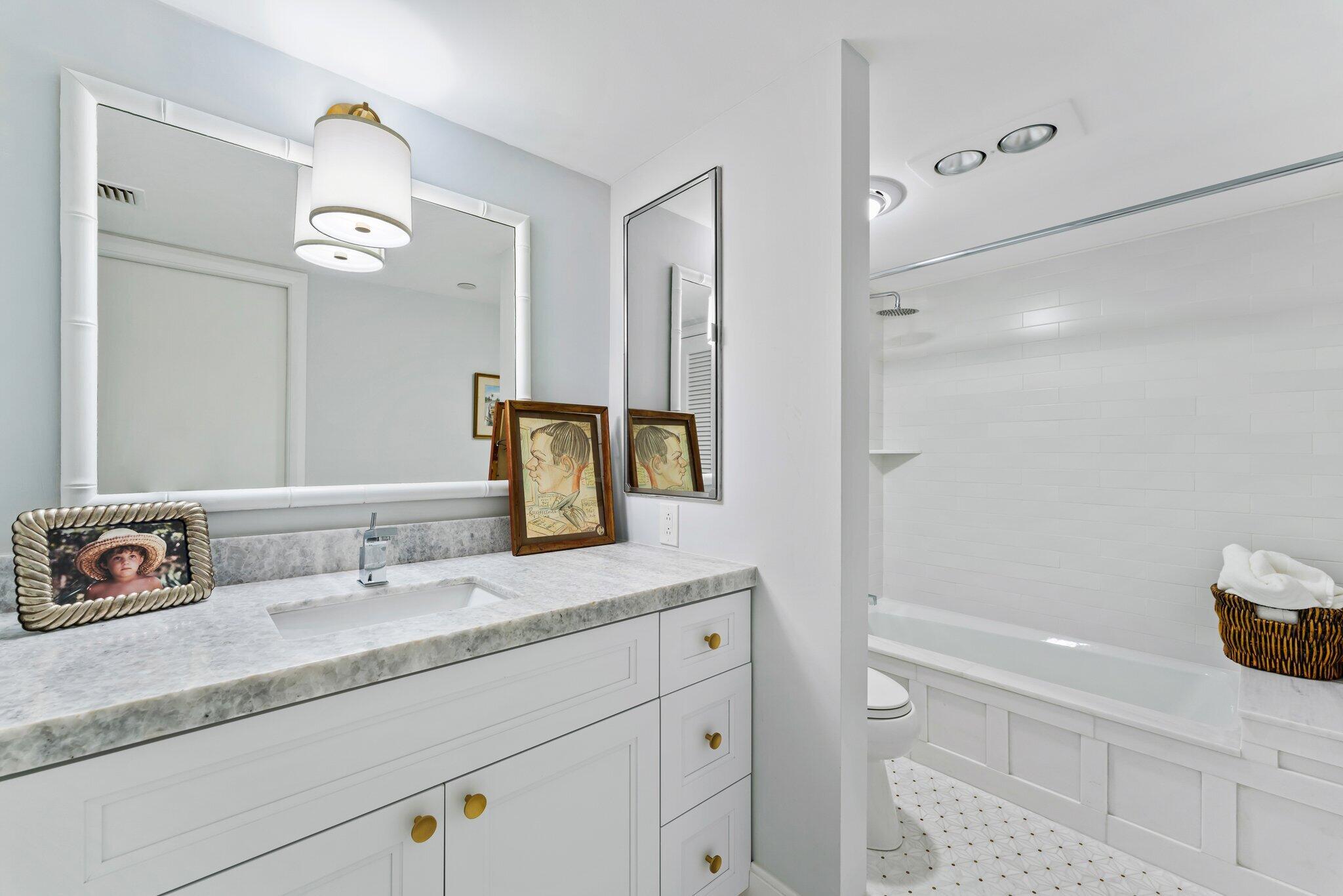 100 Lakeshore Drive 554