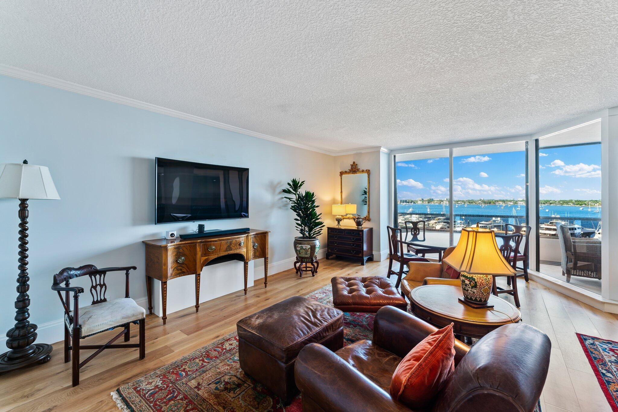 100 Lakeshore Drive 554