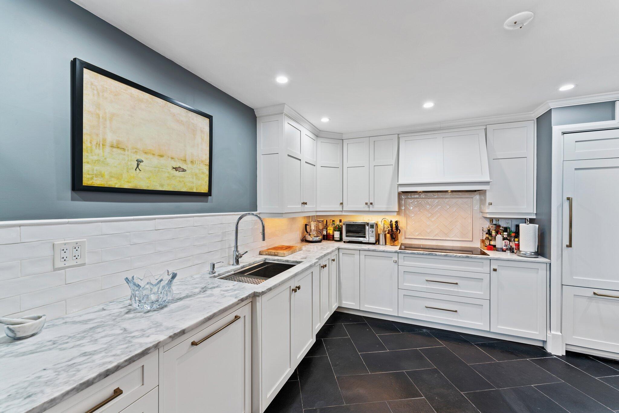 100 Lakeshore Drive 554
