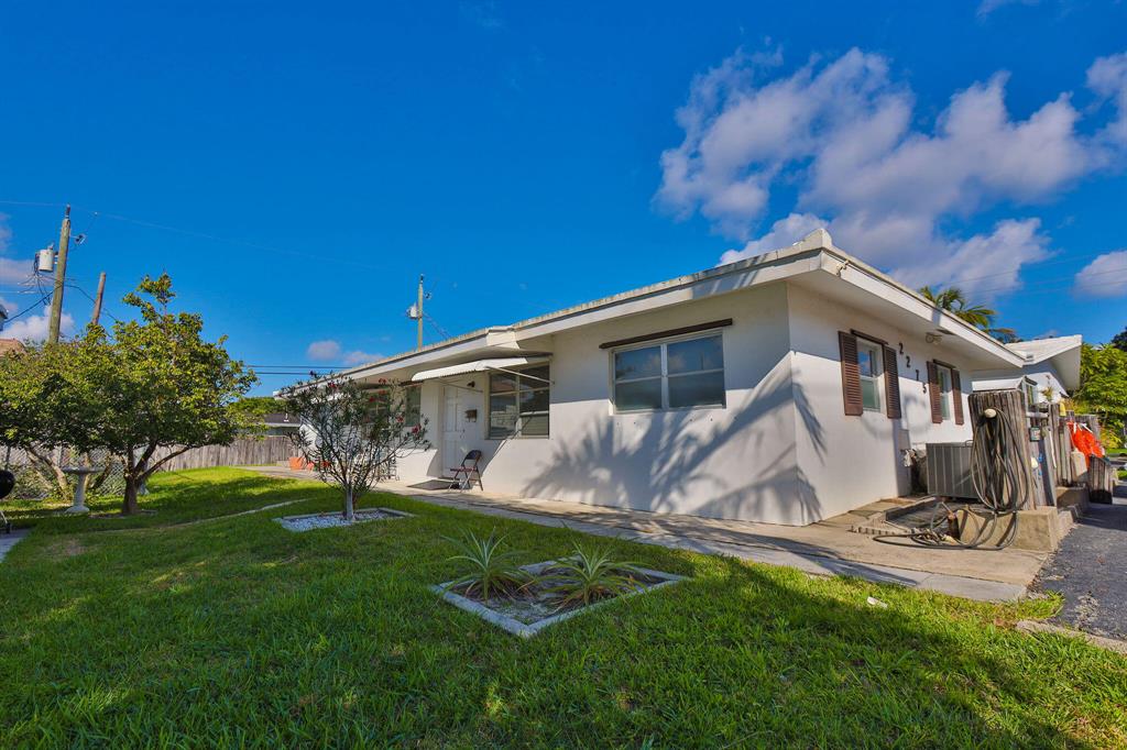 2275 SE 6th Street