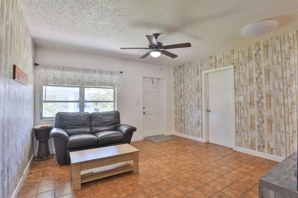 2275 SE 6th Street