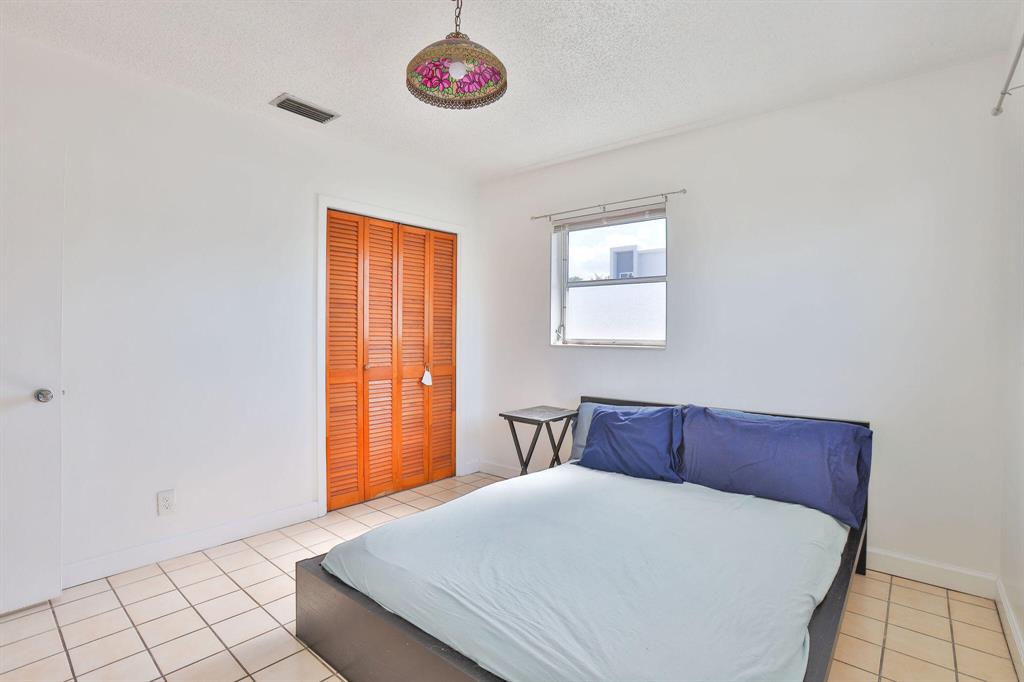 2275 SE 6th Street