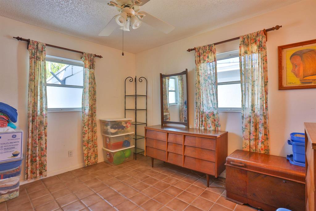 2275 SE 6th Street
