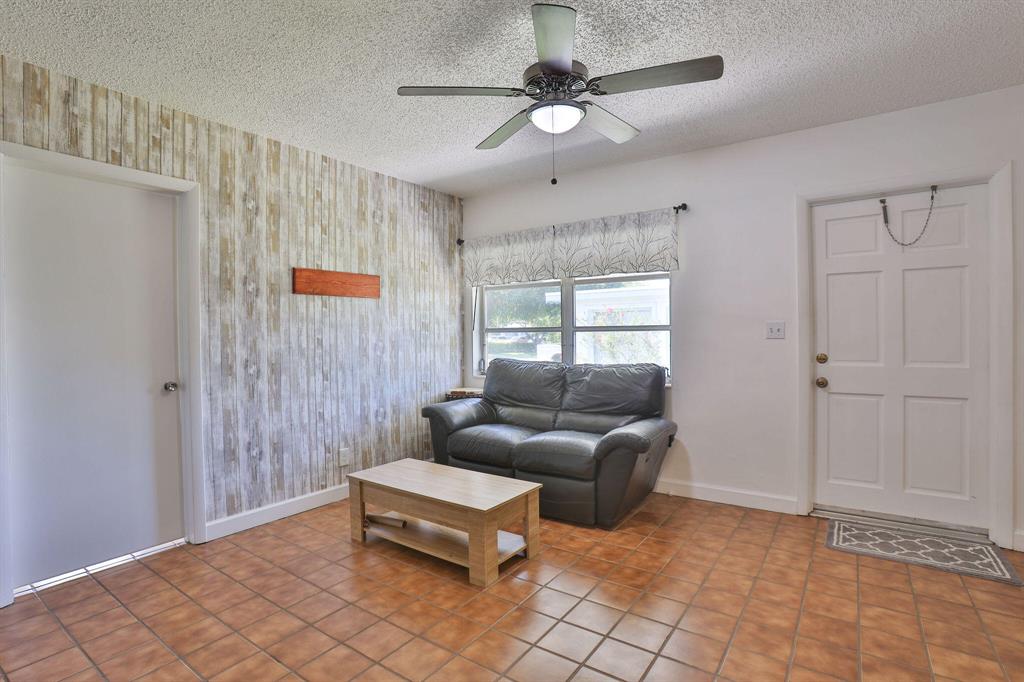 2275 SE 6th Street