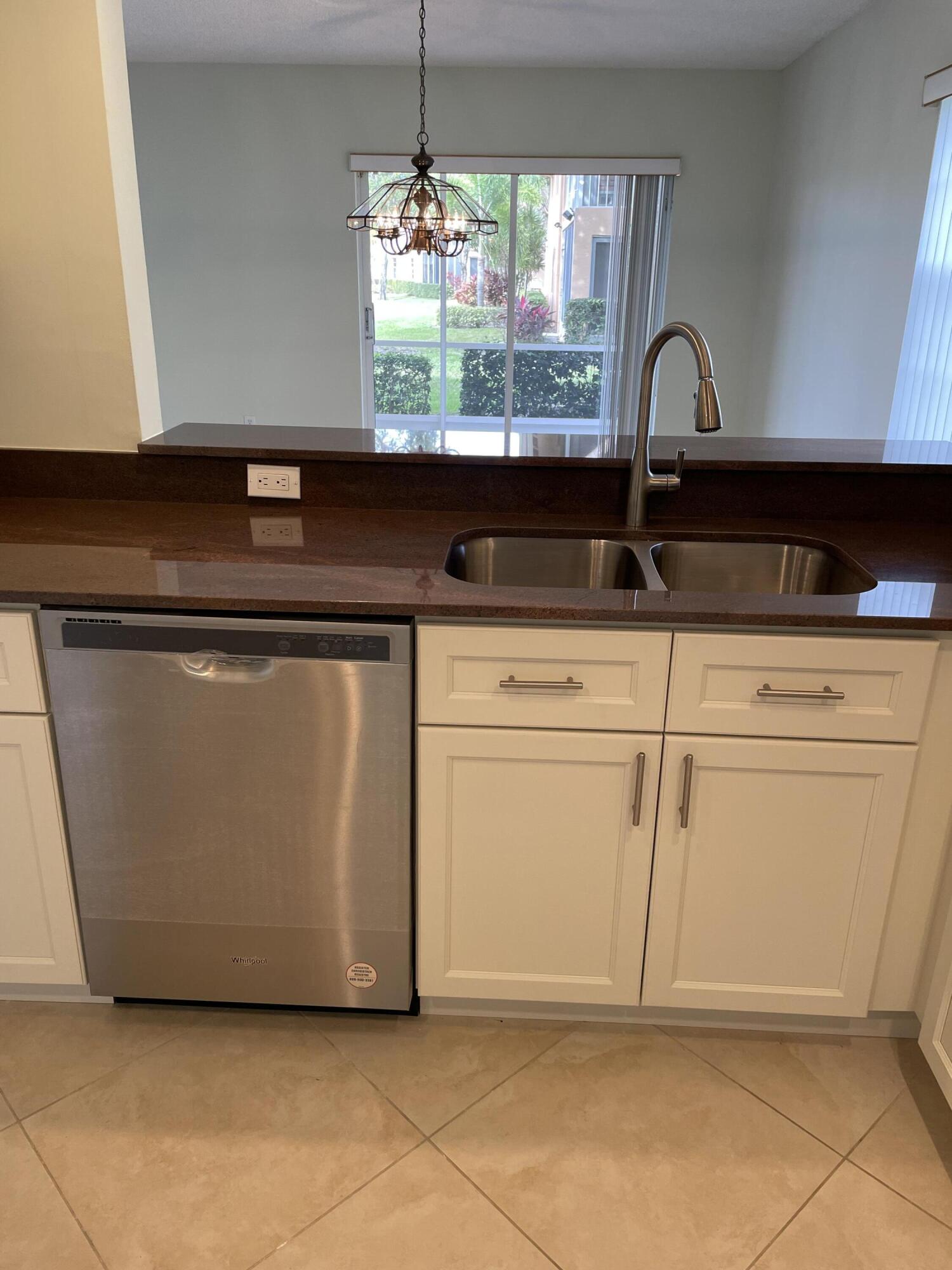 9989 Harbour Lake Circle Unit: 102