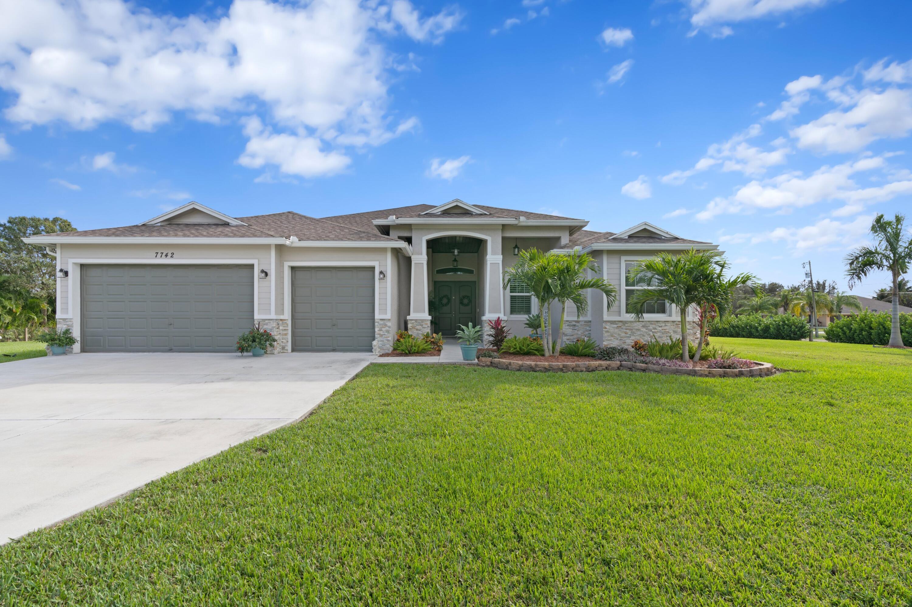 7742 165th Street N