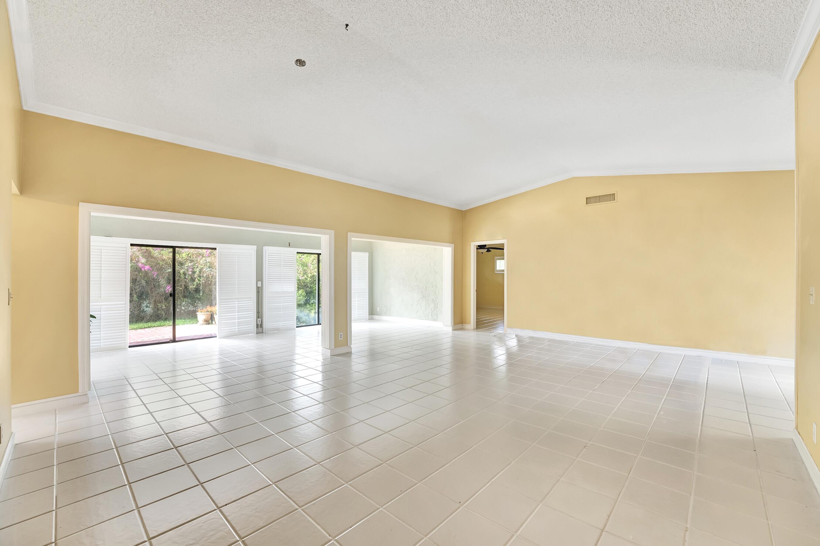 10251 Green Trail Drive N