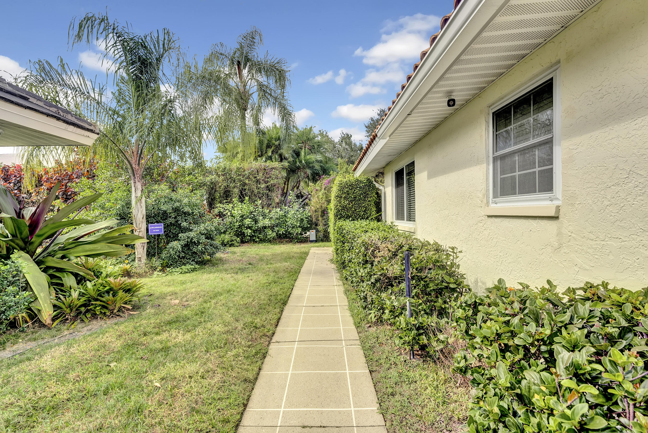 10251 Green Trail Drive N