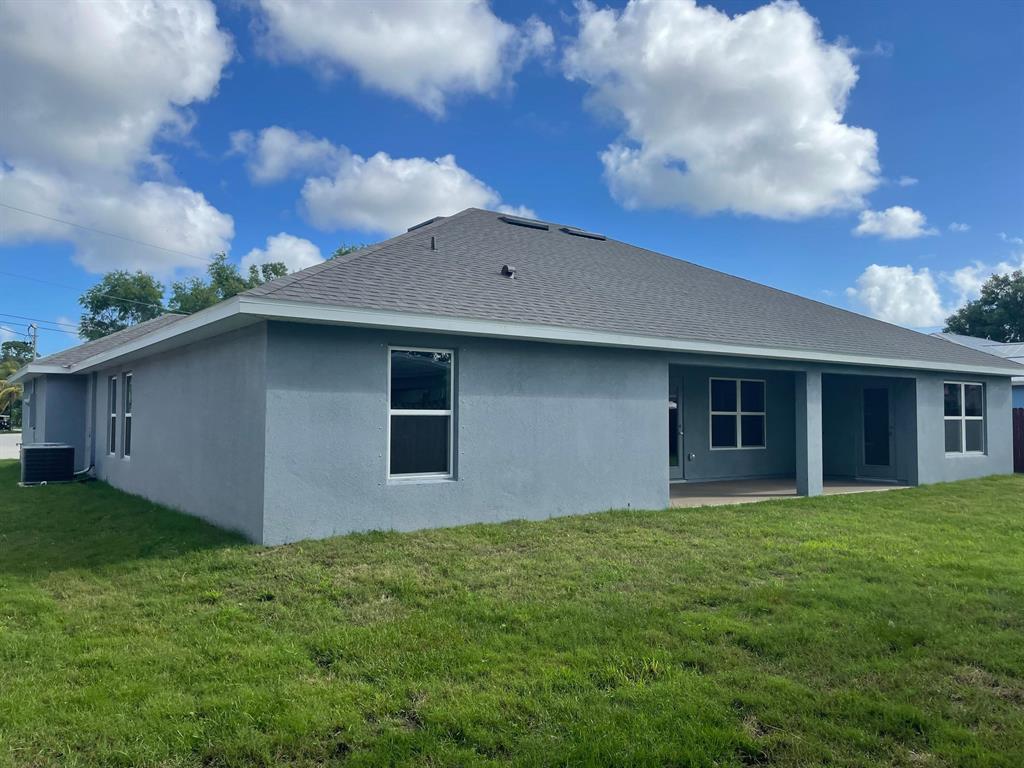 5237 NW Reba Circle