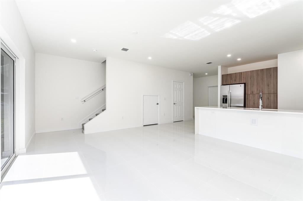 1285 Crystal Way Unit: 103