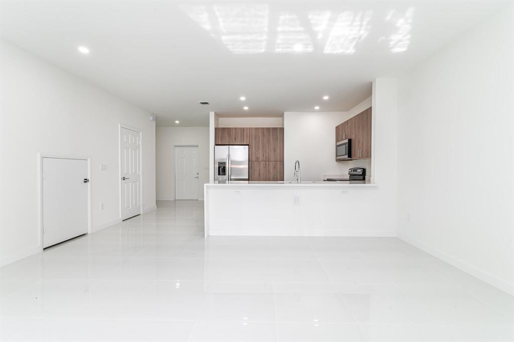 1285 Crystal Way Unit: 103