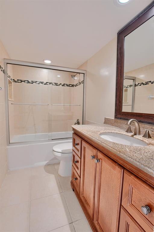 825 Egret Circle 305