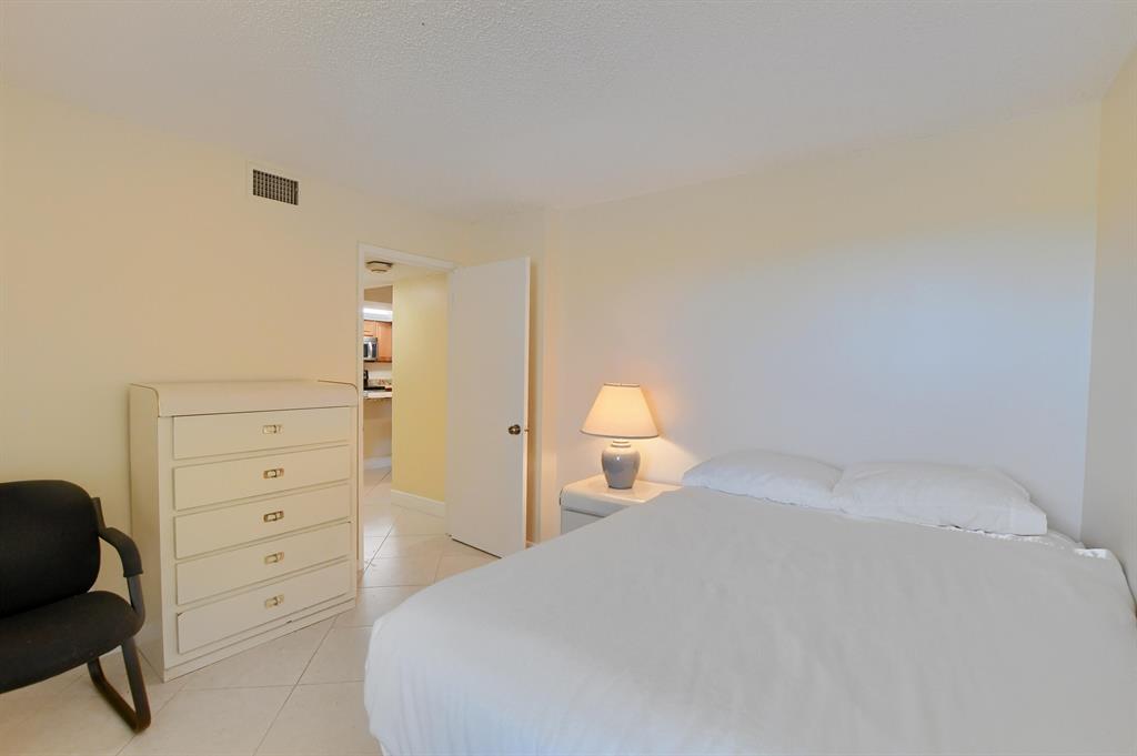 825 Egret Circle 305