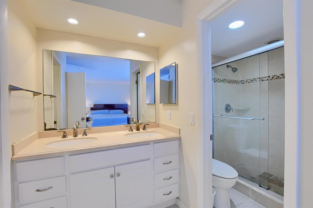 825 Egret Circle 305