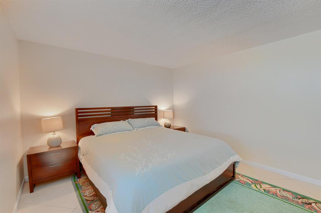 825 Egret Circle 305